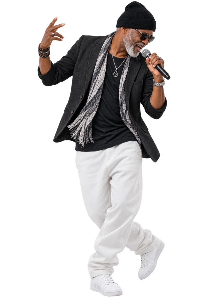 Cantor adulto em performance com microfone